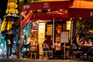 Szef francuskiej Rady Naukowej: Sytuacja epidemiczna jest krytyczna