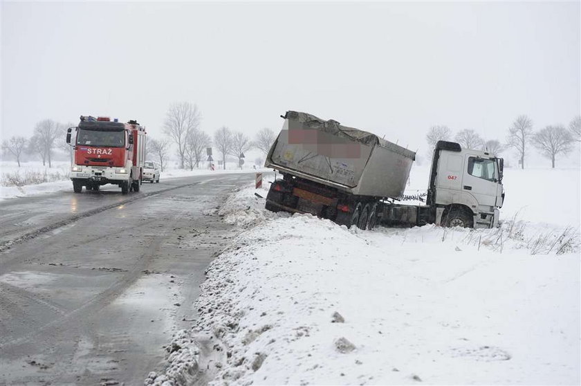 Fiatem pod tira. Jedna osoba nie żyje