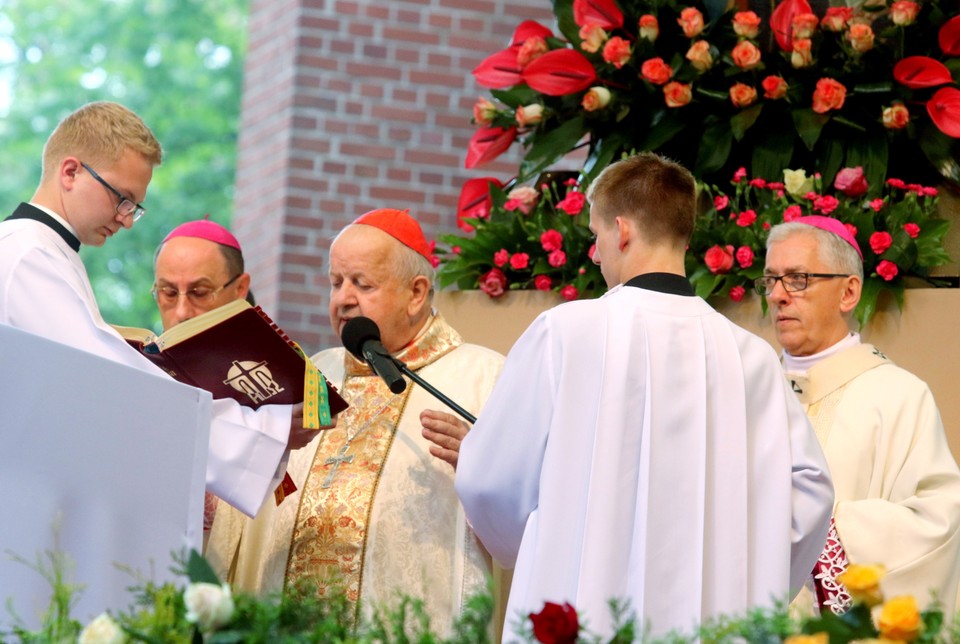 PIEKARY ŚLĄSKIE PIELGRZYMKA MĘŻCZYZN (Wiktor Skworc, Stanisław Dziwisz, Wojciech Polak)