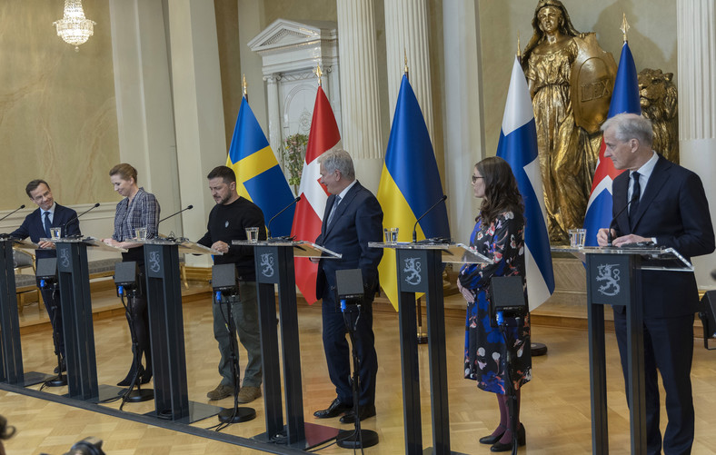 Prezydent Ukrainy (trzeci z lewej) podczas wizyty w Finlandii