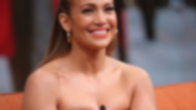 Jennifer Lopez w ekstremalnie opiętej sukience. Pupa - rewelacja, ale co stało się z jej piersiami!