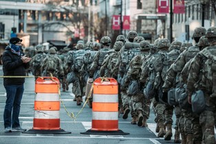 Wyborcze piekło w USA. Stany mobilizują Gwardię Narodową