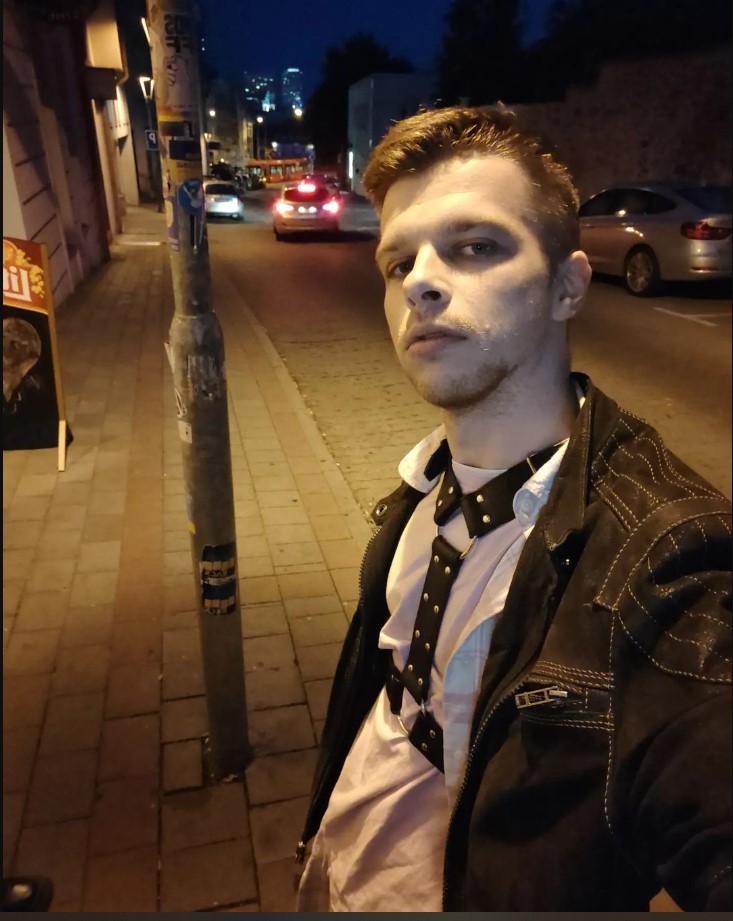 Matúš študoval na Univerzite Komenského. 