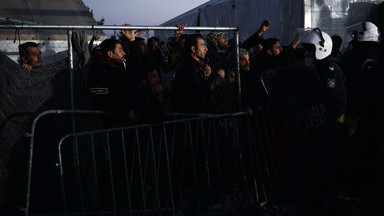 Do Macedonii wpuszczono 250 uchodźców; na granicy z Grecją pozostaje 10 tys.