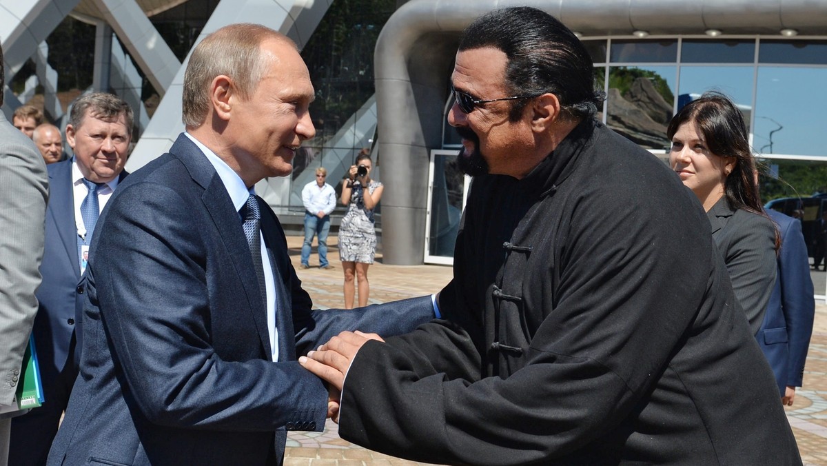 Amerykański aktor kina akcji i reżyser Steven Seagal otrzymał obywatelstwo Rosji. Odpowiedni dekret w tej sprawie podpisał prezydent Władimir Putin - poinformowano na stronie Kremla.