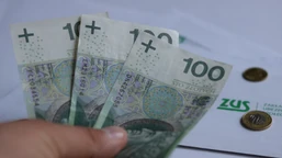 348 zł miesięcznie z zus. ponad 146 tys. osób otrzymuje ten dodatek. j