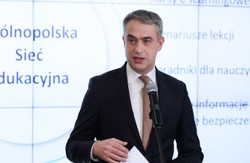 "Prezydent czyni to jak Judasz i umywa ręce jak Piłat". Gawkowski tłumaczy się z wpadki