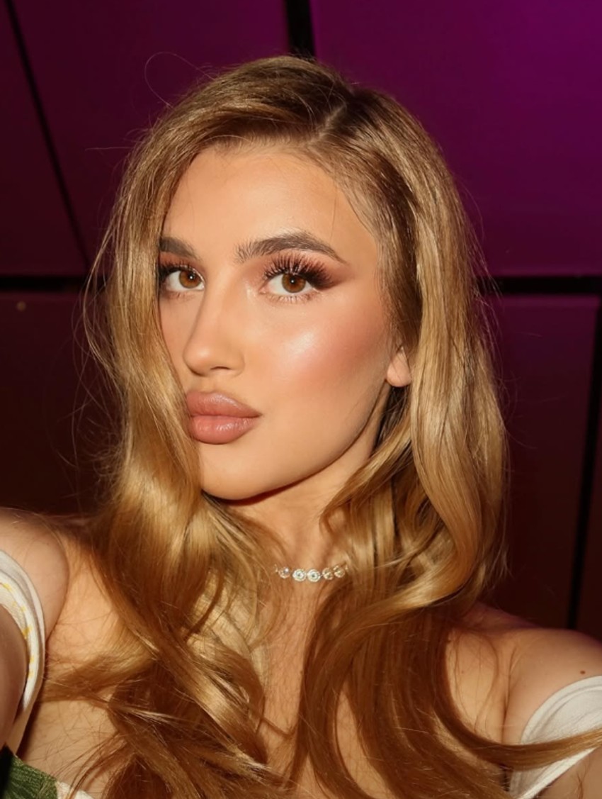 Lena Marinković na velikoj maturi u nesvakidašnjoj haljini,Goca puca od ponosa