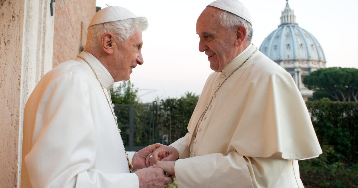 Deutsche Medien zu Benedikt XVI.: Er stach Franziskus in den Rücken