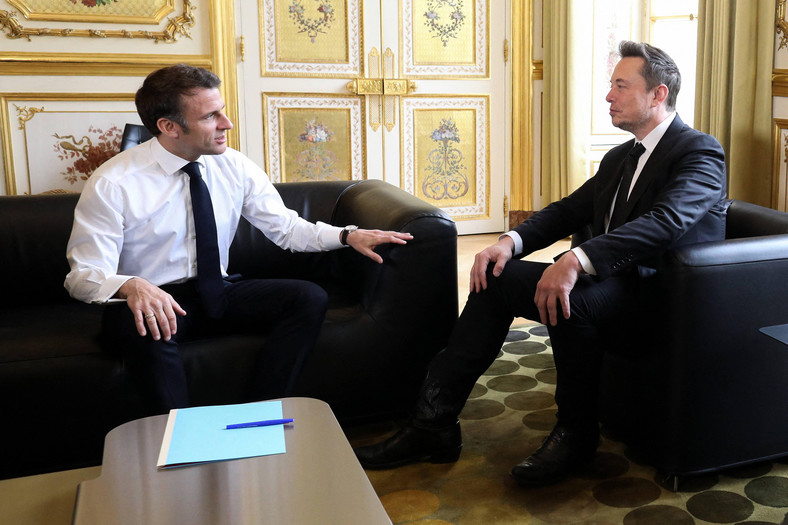 Emmanuel Macron przyjmuje Elona Muska