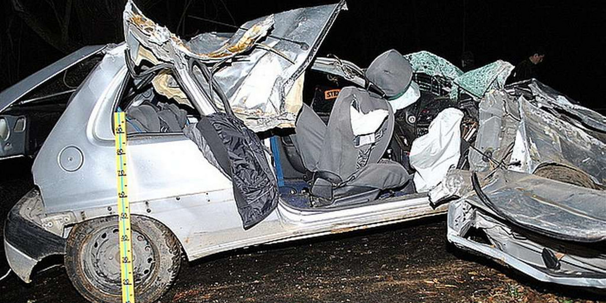 Tyle zostało z citroena. 2 rannych