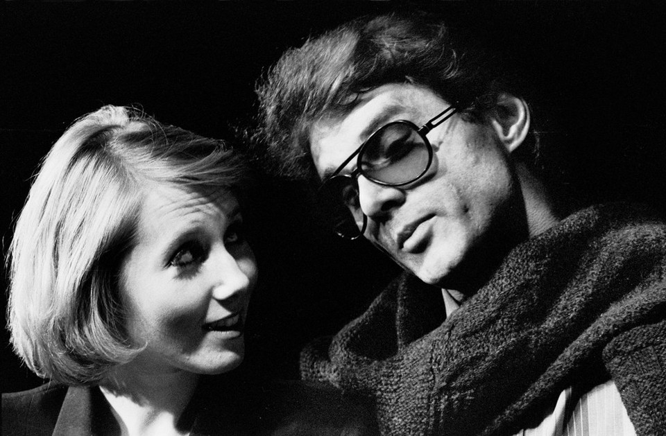 Krzysztof Kolberger i Olga Sawicka w sztuce "Apetyt na Czereśnie" Agnieszki Osieckiej w warszawskim Teatrze Za Dalekim z 1986 r.