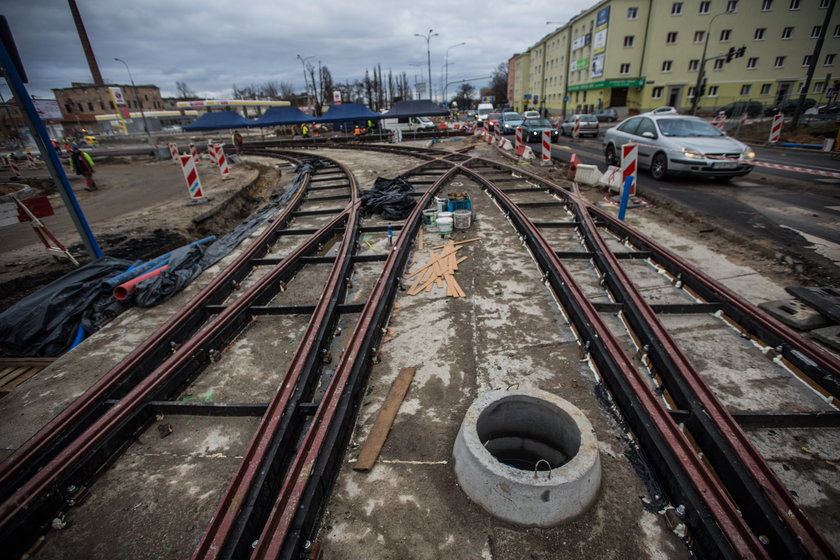 Będą kary za opóźnienia na remontowanej ul. Dąbrowskiego?