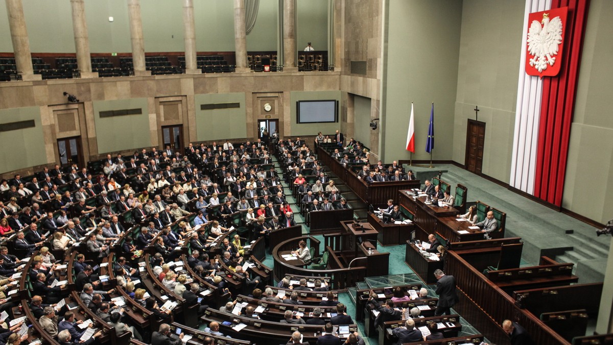 Posłowie nie poparli wniosku Ruchu Palikota o odrzucenie w pierwszym czytaniu projektu zmian w ustawie o VAT, który ma ukrócić oszustwa podatkowe w handlu stalą, m.in. poprzez wprowadzenie odpowiedzialności solidarnej za zobowiązania podatkowe.