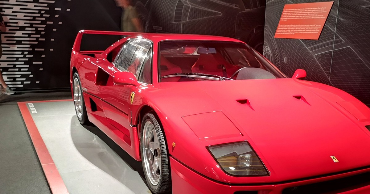 Druga młodość Ferrari. Średnia wieku nabywców aut kultowej marki gwałtownie maleje