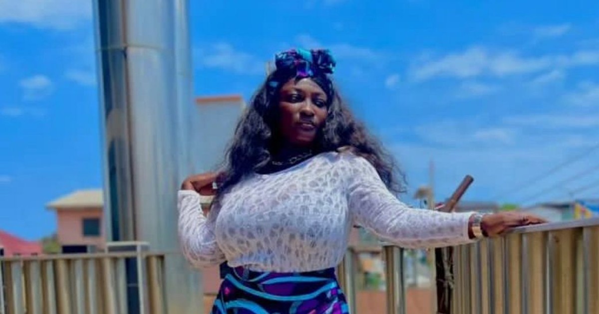 Abena Moet vows to meet Stonebwoy naked at the airport should he win Grammys - Vimarsana News