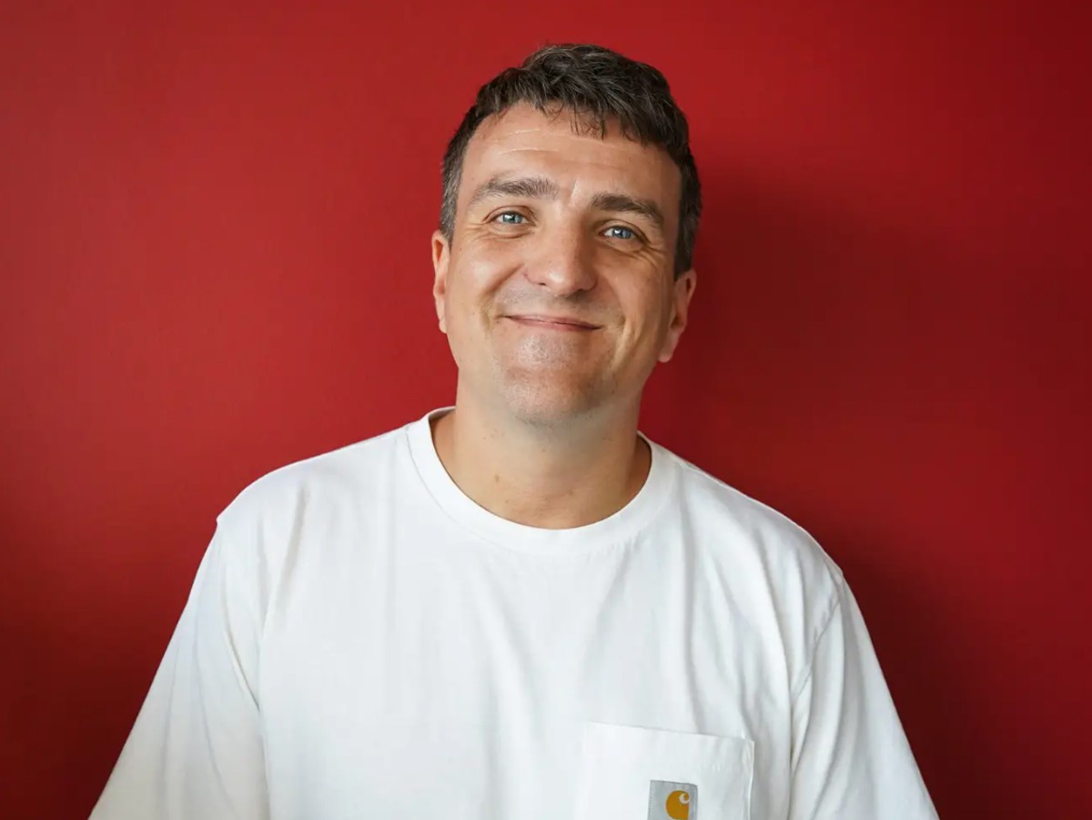 "Pozwól, żeby najsprytniejsze firmy na świecie robiły swoje". Edukator finansowy daje trzy rady dla początkujących inwestorów