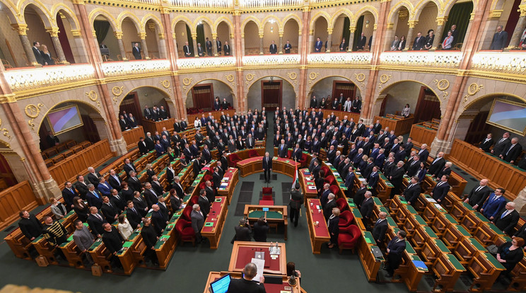 A változtatás megadná a kormánynak azt a felhatalmazást, hogy ha kell, az Ukrajnában folyó háború miatt gyors döntést hozhasson / Illusztráció / Fotó: MTI/Illyés Tibor