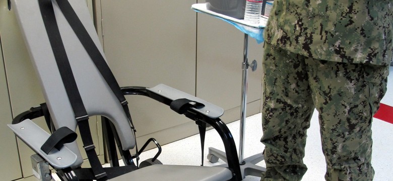 Więzienie w Guantanamo: baraki do przesłuchań, przymusowe karmienie... ZDJĘCIA