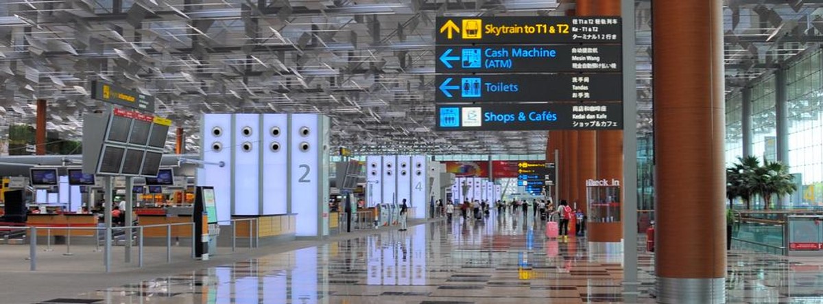 1. miejsce: Lotnisko Changi w Singapurze, które uznawane jest za jedno z najważniejszych lotnisk w Azji.