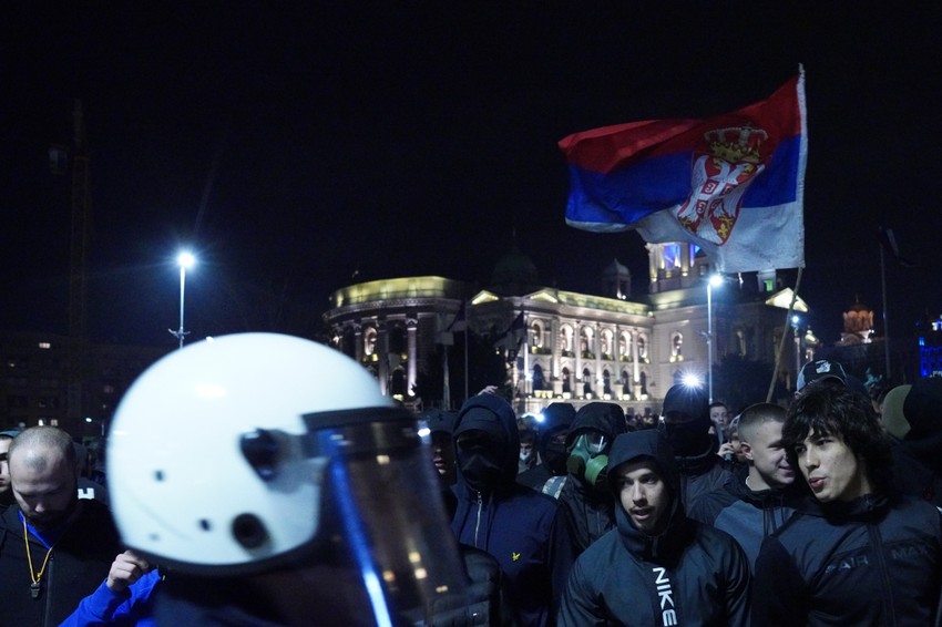 Situacija ispred Skupštine oko 23 sata, protest
