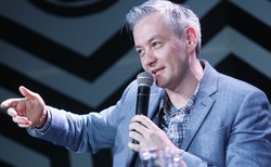 Biedroń do narodowca w koszulce "zakaz pedałowania": Zróbmy sobie selfie, łączy nas Polska. Reakcja?