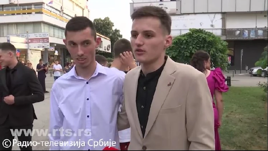 Luka sa drugarima na maturi