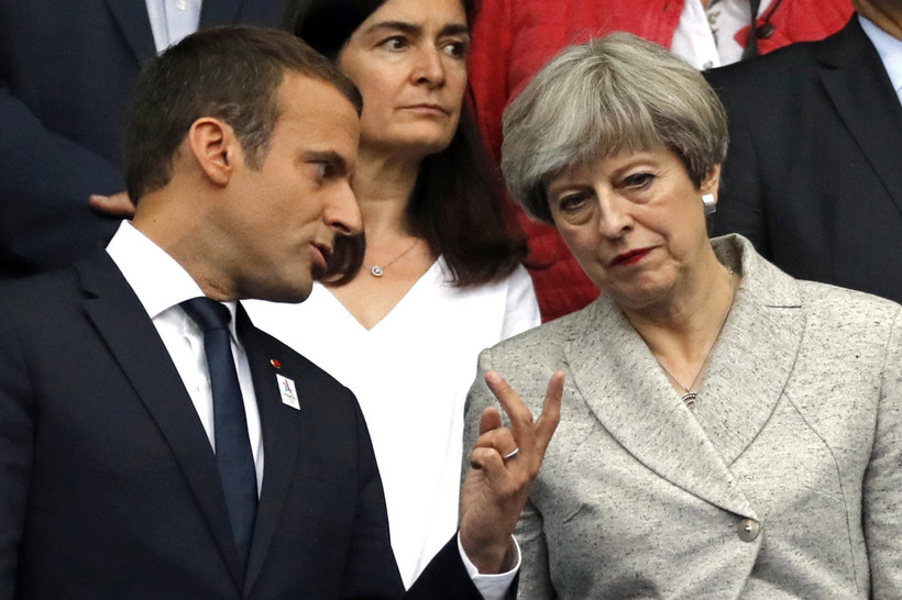 Prezydent Francji Emmanuel Macron przyjął we wtorek w Paryżu brytyjską premier Theresę May.