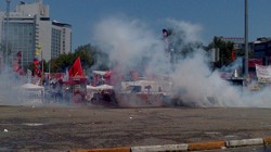 Turecka policja oblewa demonstrantów kwasem? Oskarżenia lekarzy