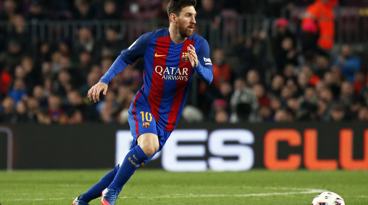 Lionel Messi számára fontos, hogy megfelelő körülmények között sportolhassanak a Buenos Aires-i fiatalok /Fotó: AFP