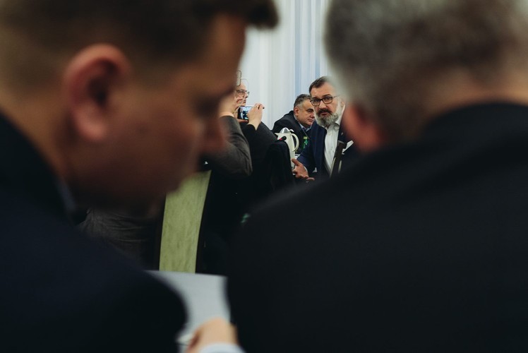 fot. Maksymilian Rigamonti
<br><br>
W sobotę późnym wieczorem Karczewski zorganizował spotkanie z dziennikarzami. Według źródeł PAP o zorganizowanie spotkania z redakcjami zwrócił się do Karczewskiego prezes PiS Jarosław Kaczyński, który 