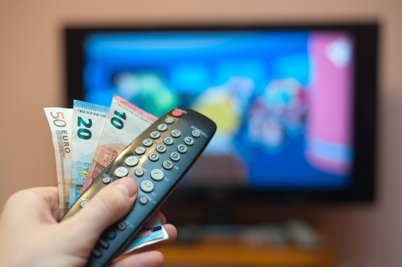 Televizijske kuće će morati da se prilagode: Prihod od oglašavanja grabe internet divovi i gejming industrija