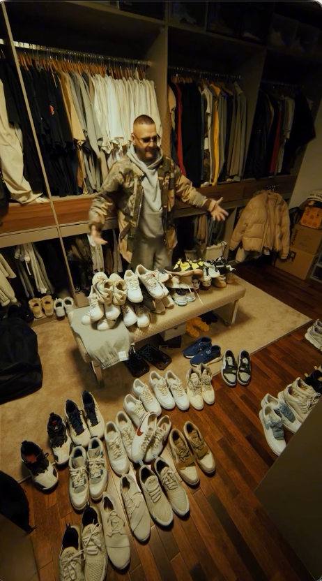 Rytmus rozdal desiatky svojich tenisiek. 