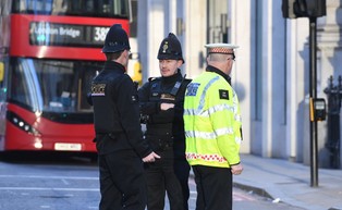Incydent na Moście Londyńskim. Brytyjska policja: Możliwe podłoże terrorystyczne