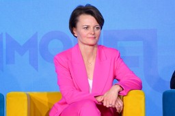 Wiatraki, odbudowa Ukrainy i protest przewoźników. Rozmowa z Jadwigą Emilewicz