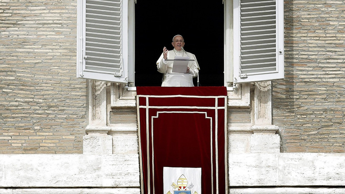 Być może Franciszek zaprosi swego poprzednika Benedykta XVI, by koncelebrował z nim mszę lub wygłosił homilię - pisze watykanista Luigi Accattoli w "Corriere della Sera". Taką okazją jego zdaniem może być kanonizacja Jana Pawła II i Jana XXIII.