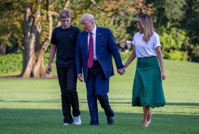 Dorbo pogledajte detalje na suknji Melanije Tramp