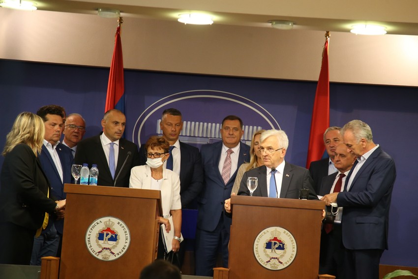 Lideri političkih partija u RS nakon sastanka u NS RS