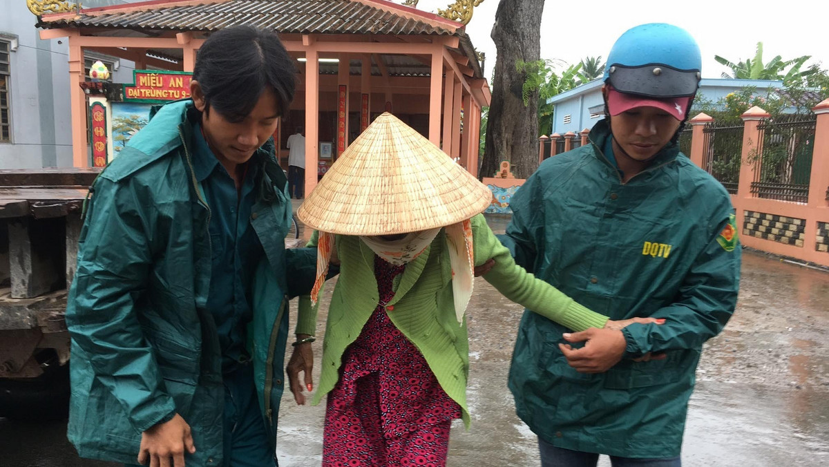 epa06405222 - VIETNAM TYPHOON TEMBIN (Evacuations in southern Vietnam as typhoon Tembin approaches)