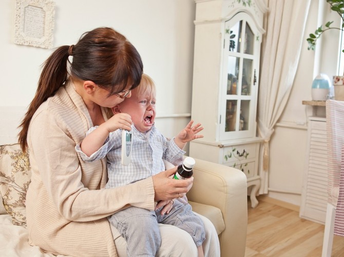 Svaka povišena temperatura ne znači da dete uvek treba da pije antibiotik 