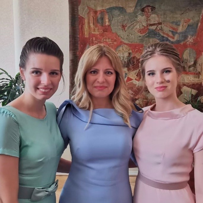 Prezidentka Zuzana Čaputová s dcérami.