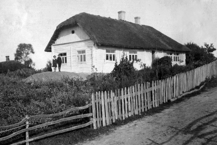 Dworek Kiersnowskich w Kupryszkach. Fotografia z 1914 roku.