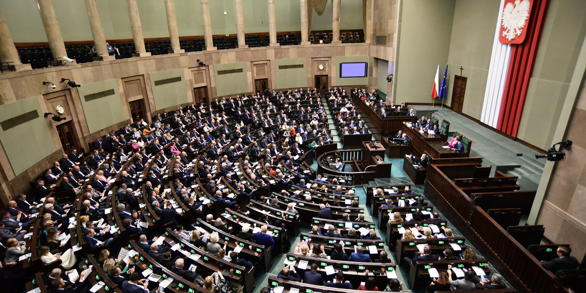 Sejm przyjął ustawę o łatwiejszym zakupie węgla przez samorządy. 