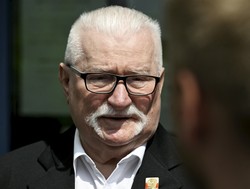 Lech Wałęsa po kolejnej operacji. "Usunęli, co chodziło do tyłu" [FOTO]