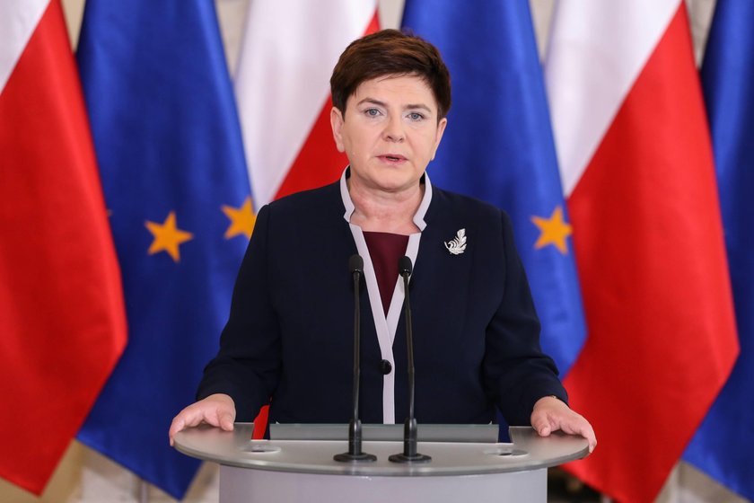 Premier Szydło szokuje. Chce apelu smoleńskiego w rocznicę Powstania