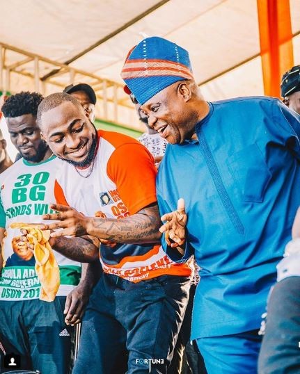 A few days ago, Davido had called out the government following the arrest of his uncle, Senator Ademola Adeleke by men of the Nigeria Police Force. [Instagram/DavidoOfficial] 
