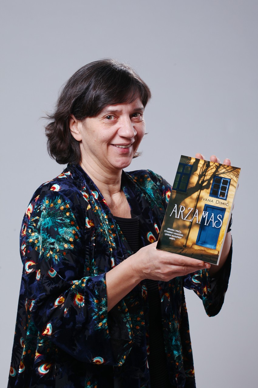 Ivana Dimić s romanom "Arzamas"