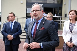 Niedzielski: Zero tolerancji dla agresywnych zachowań antyszczepionkowców