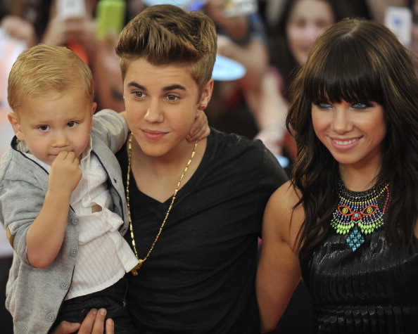 Justin Bieber, Jaxon Bieber i Carly Rae Jepsen (fot. Getty Images)