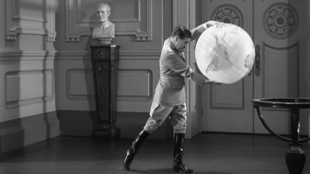 Charlie Chaplin jako Adenoid Hynkel  